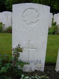 Etaples Military Cemetery - Traviss, William Richardson